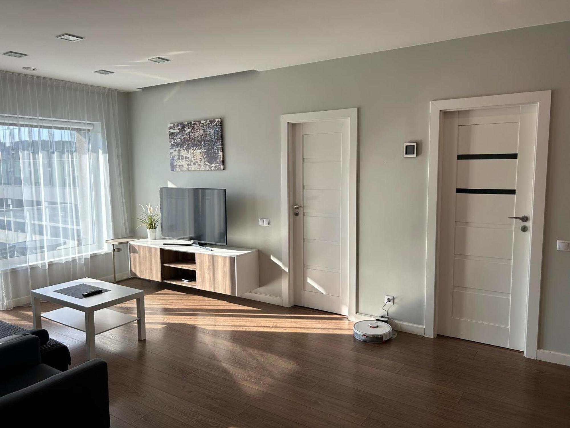 Your Home - Spacious Apartment In City Center, With Balcony & Self Check-In Vilnius Exterior photo
