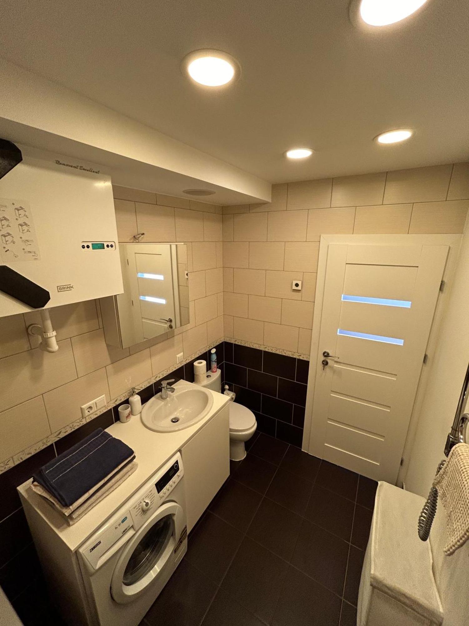 Your Home - Spacious Apartment In City Center, With Balcony & Self Check-In Vilnius Exterior photo