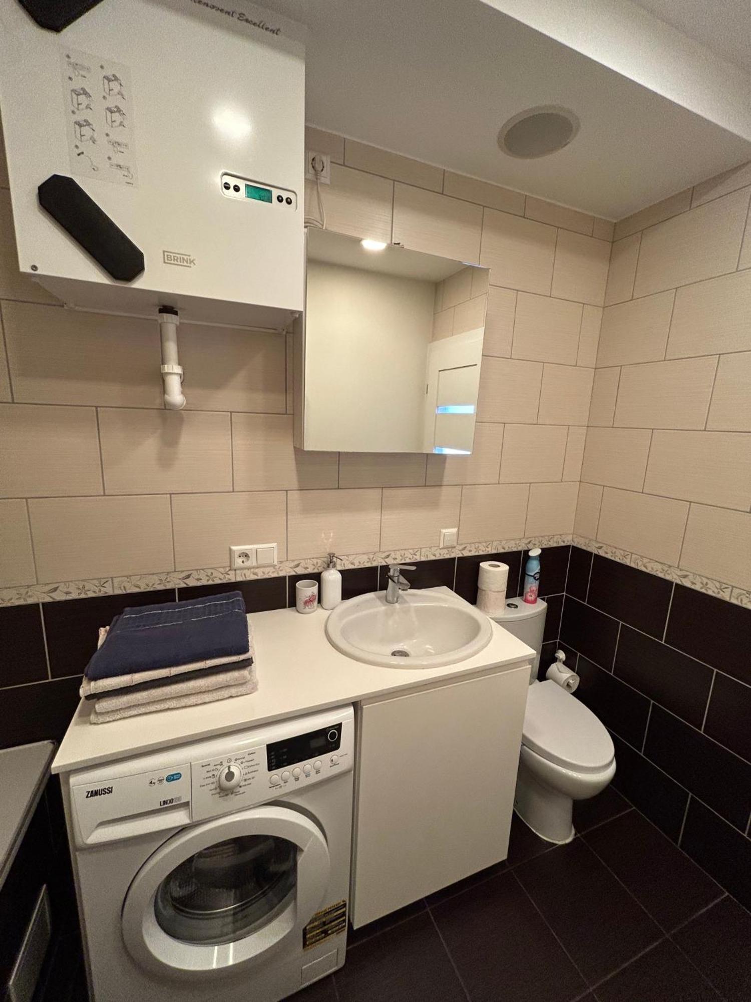 Your Home - Spacious Apartment In City Center, With Balcony & Self Check-In Vilnius Exterior photo